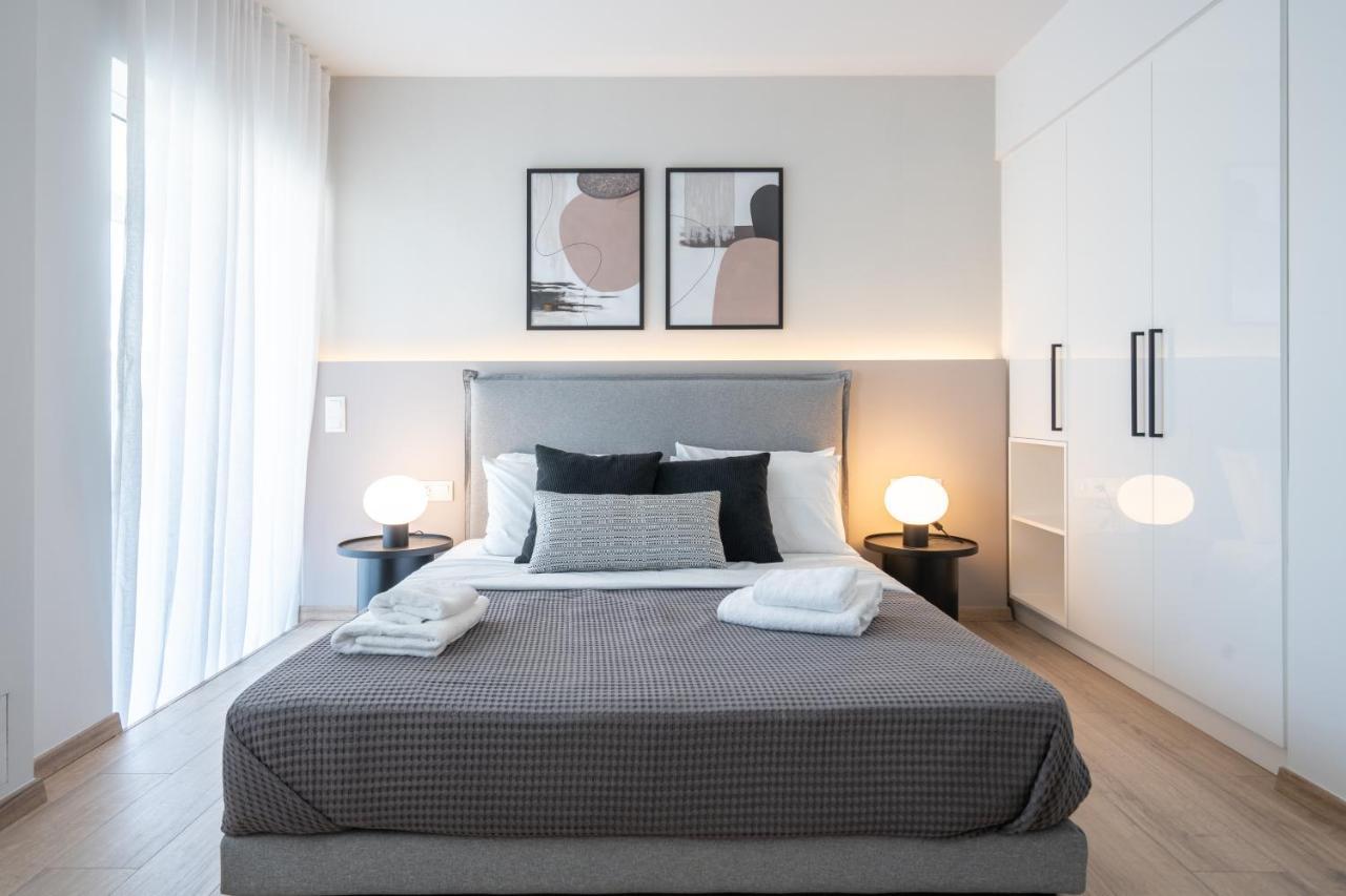 Luxury 4 Bedrooms Apartment Near Flisvos Marina Piraeus Bagian luar foto