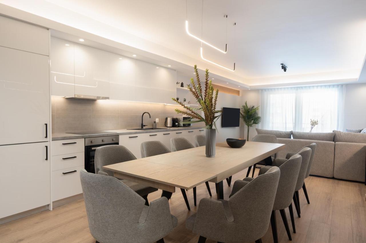 Luxury 4 Bedrooms Apartment Near Flisvos Marina Piraeus Bagian luar foto