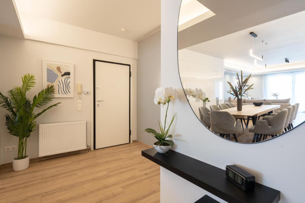 Luxury 4 Bedrooms Apartment Near Flisvos Marina Piraeus Bagian luar foto