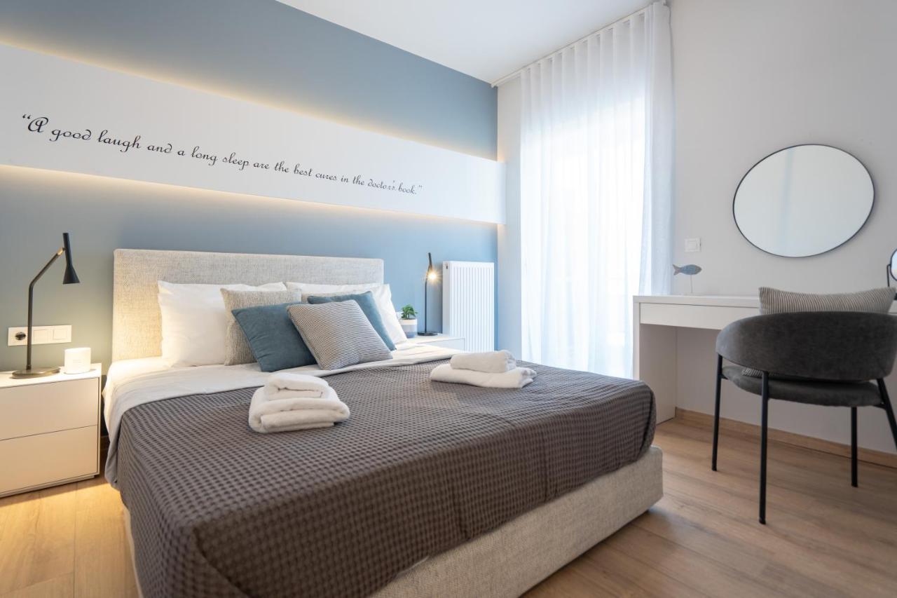 Luxury 4 Bedrooms Apartment Near Flisvos Marina Piraeus Bagian luar foto