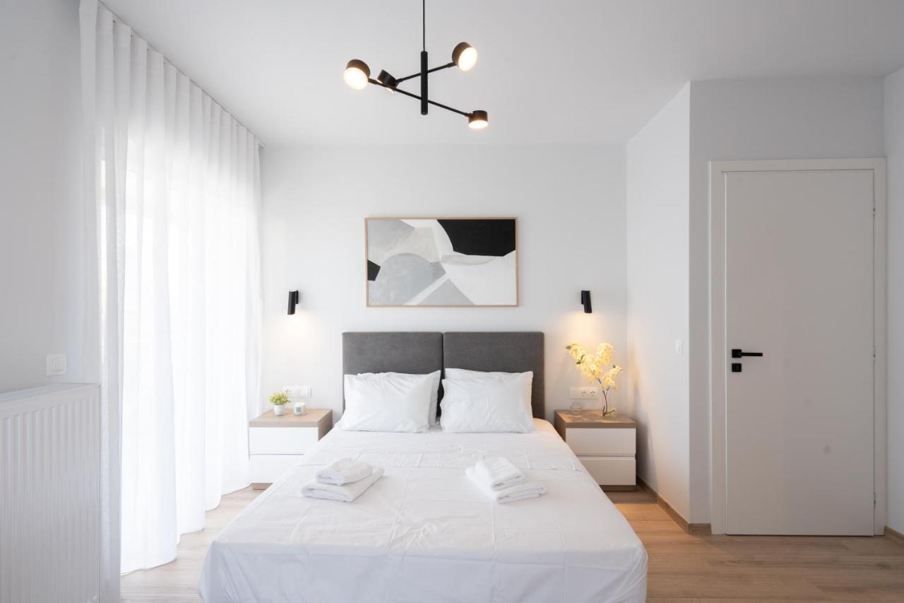 Luxury 4 Bedrooms Apartment Near Flisvos Marina Piraeus Bagian luar foto