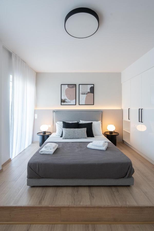 Luxury 4 Bedrooms Apartment Near Flisvos Marina Piraeus Bagian luar foto