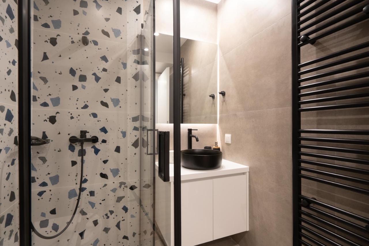 Luxury 4 Bedrooms Apartment Near Flisvos Marina Piraeus Bagian luar foto
