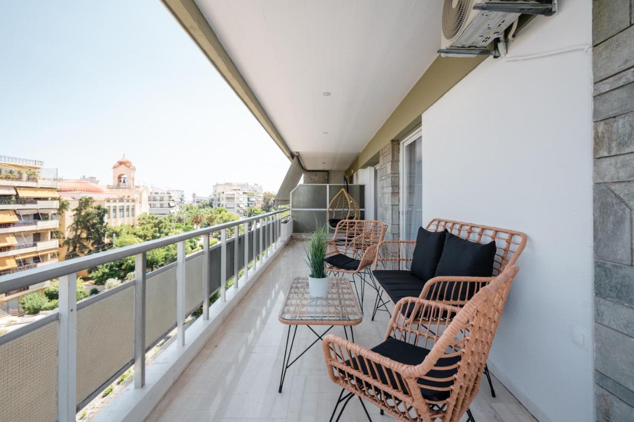 Luxury 4 Bedrooms Apartment Near Flisvos Marina Piraeus Bagian luar foto