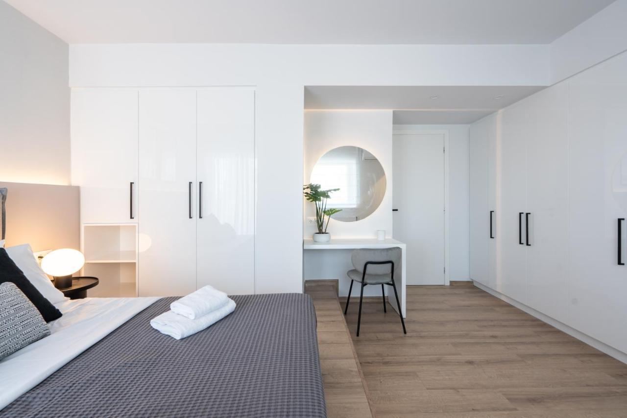 Luxury 4 Bedrooms Apartment Near Flisvos Marina Piraeus Bagian luar foto