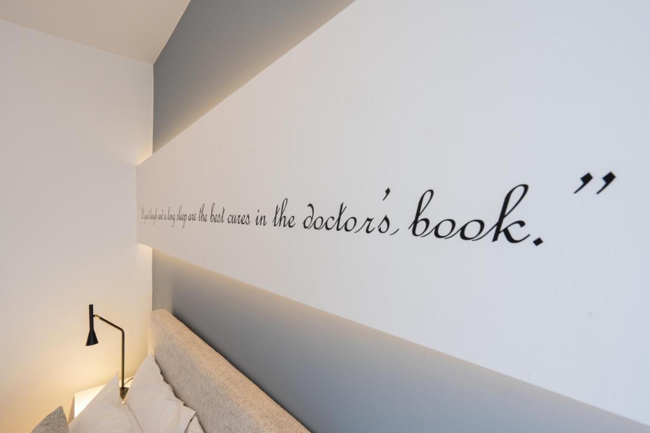 Luxury 4 Bedrooms Apartment Near Flisvos Marina Piraeus Bagian luar foto