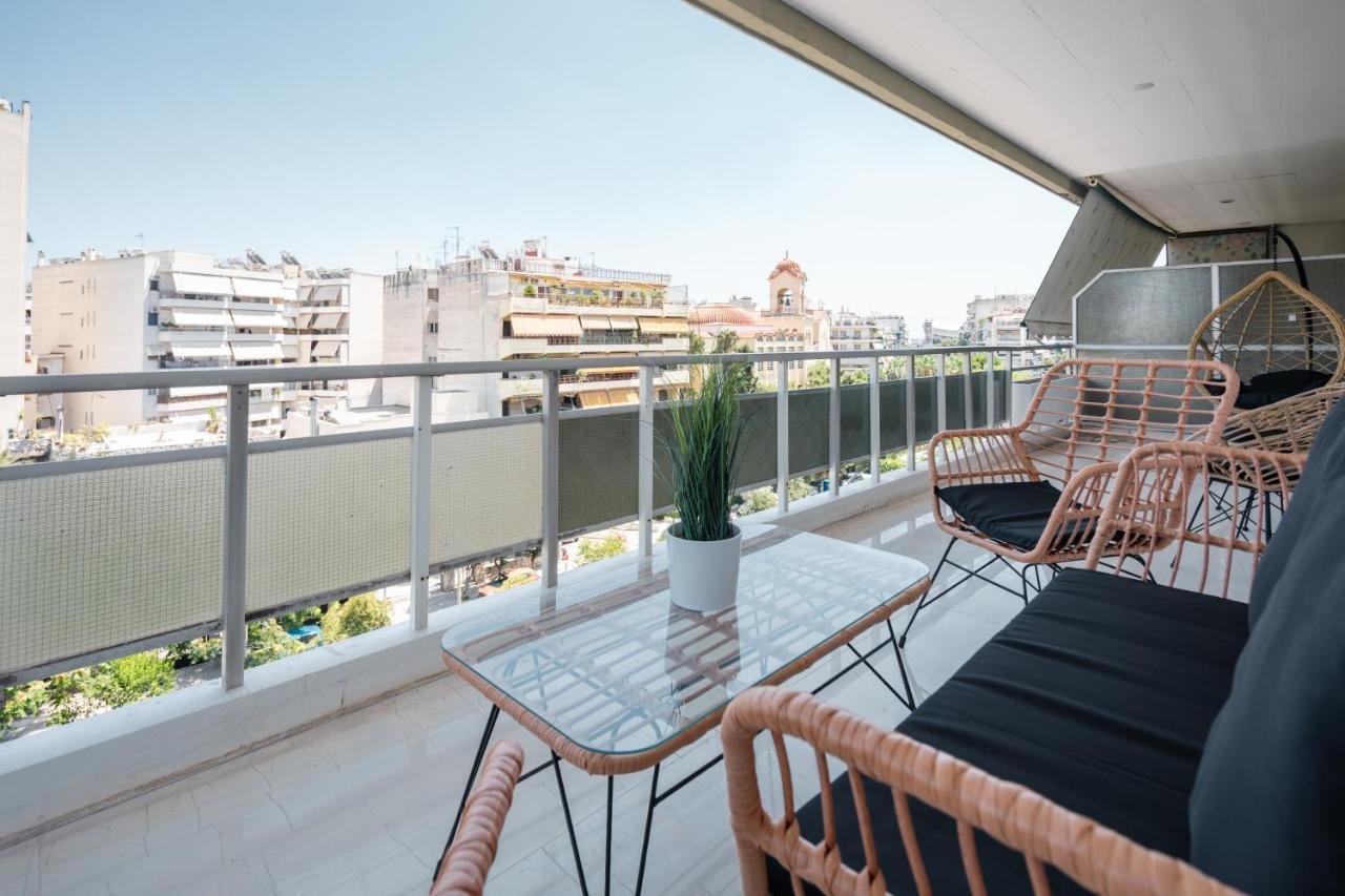 Luxury 4 Bedrooms Apartment Near Flisvos Marina Piraeus Bagian luar foto