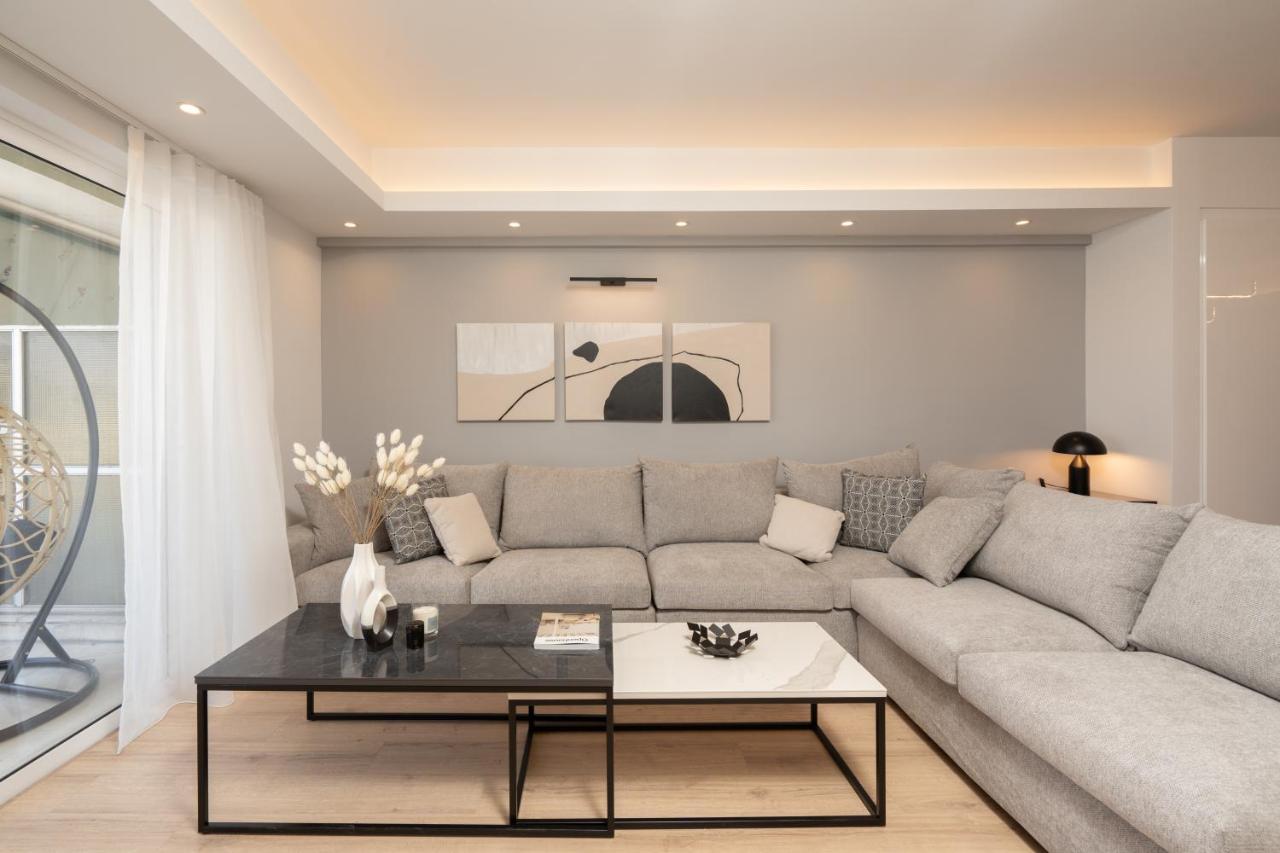 Luxury 4 Bedrooms Apartment Near Flisvos Marina Piraeus Bagian luar foto