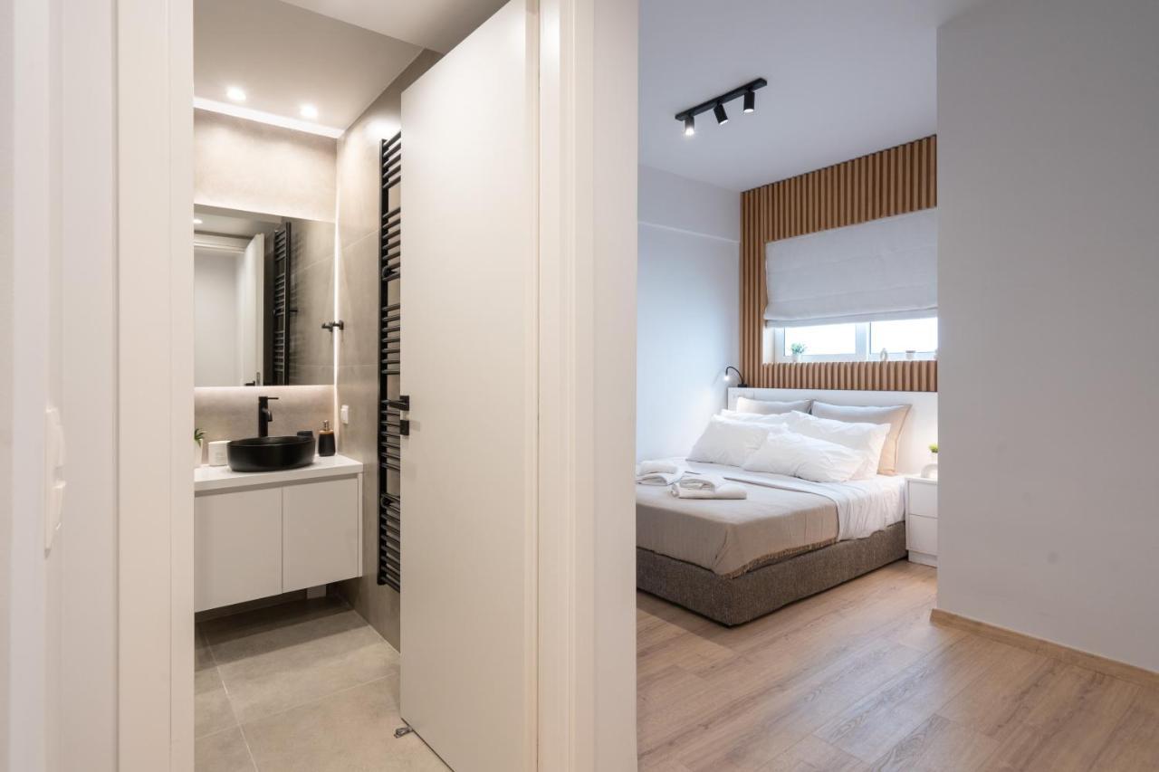 Luxury 4 Bedrooms Apartment Near Flisvos Marina Piraeus Bagian luar foto