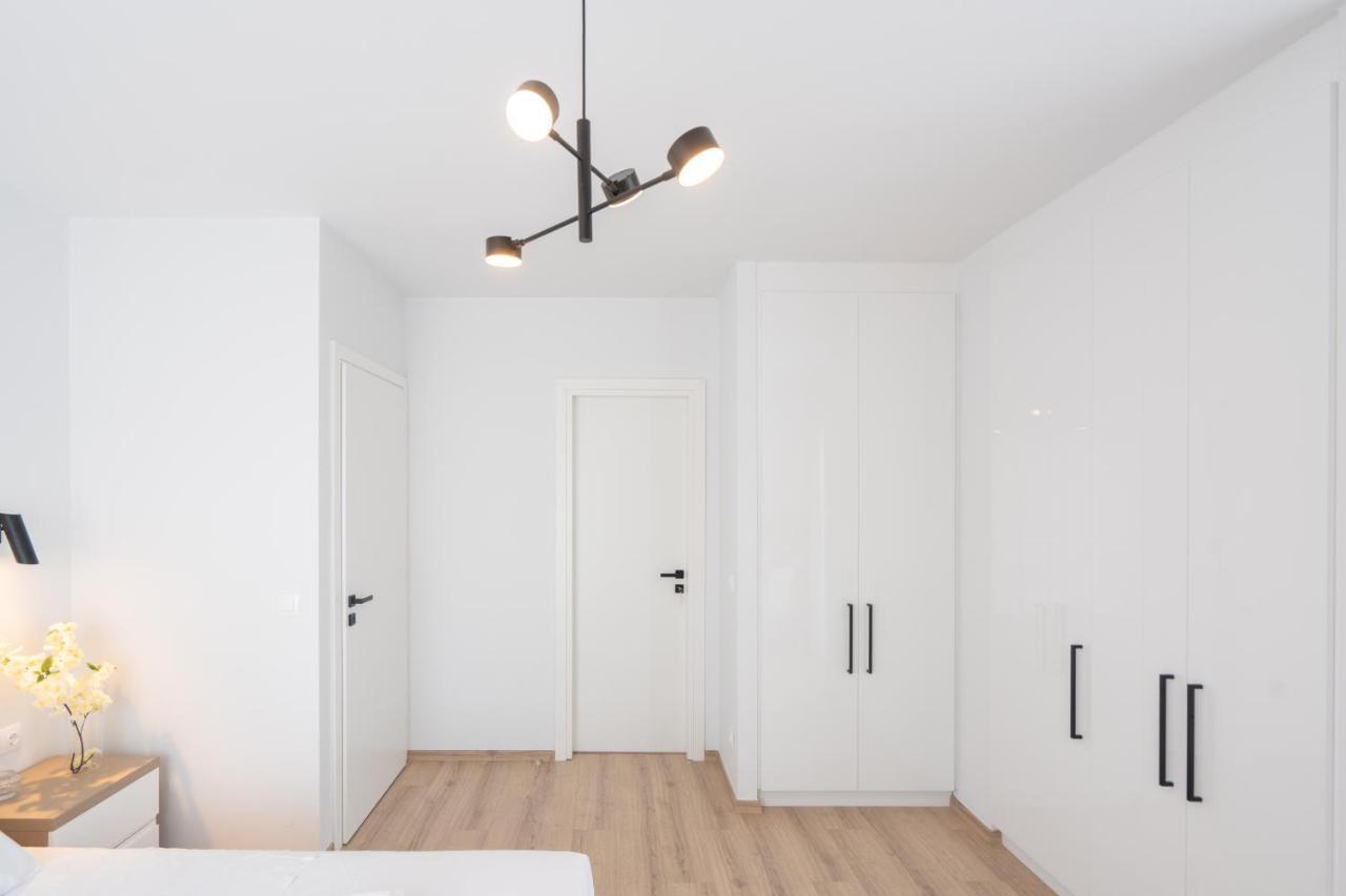 Luxury 4 Bedrooms Apartment Near Flisvos Marina Piraeus Bagian luar foto