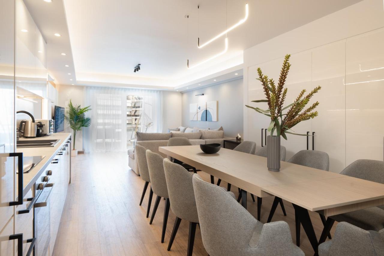 Luxury 4 Bedrooms Apartment Near Flisvos Marina Piraeus Bagian luar foto