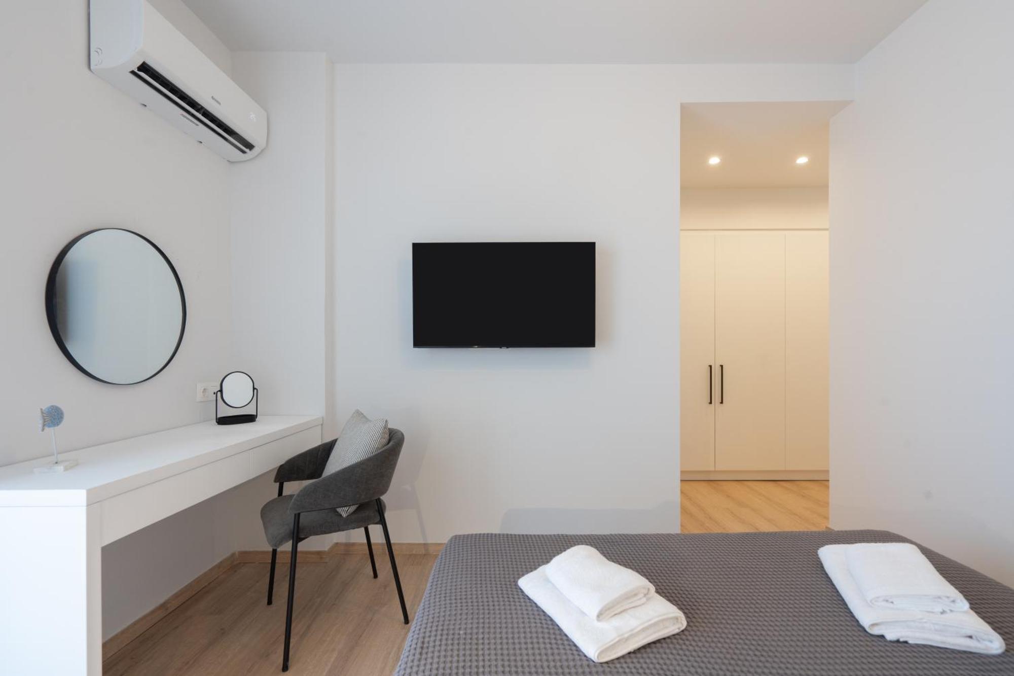 Luxury 4 Bedrooms Apartment Near Flisvos Marina Piraeus Bagian luar foto