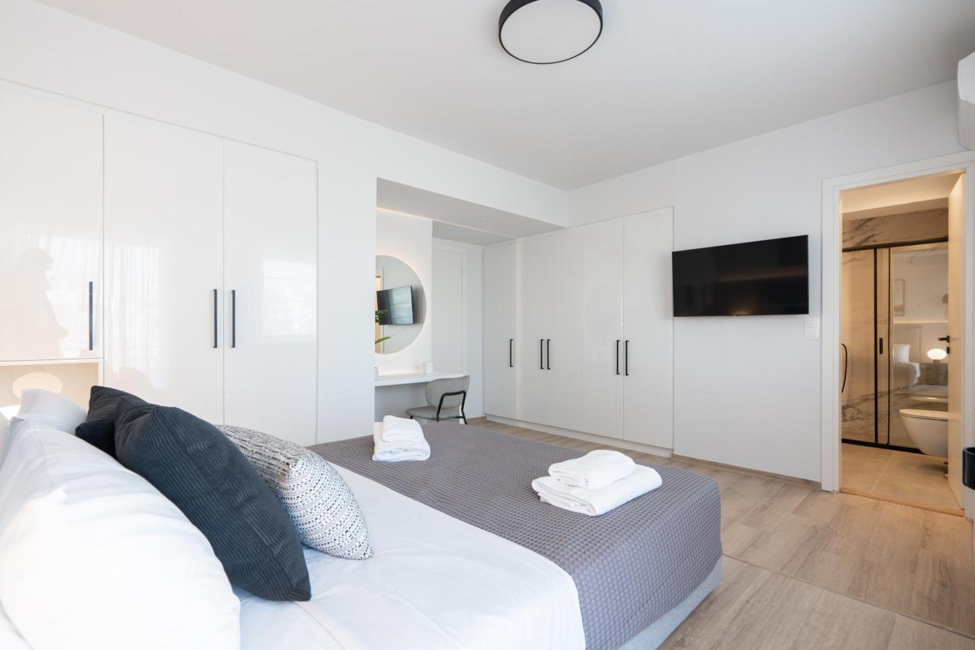 Luxury 4 Bedrooms Apartment Near Flisvos Marina Piraeus Bagian luar foto
