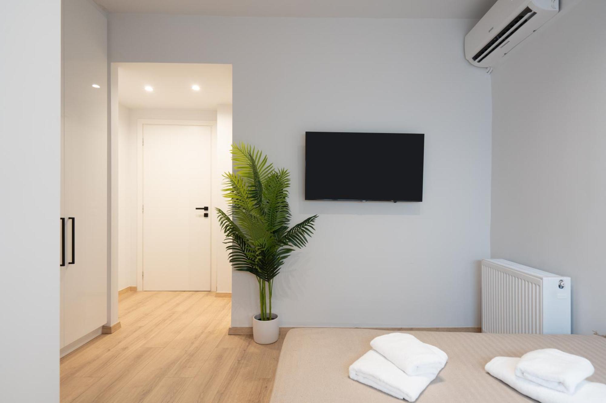Luxury 4 Bedrooms Apartment Near Flisvos Marina Piraeus Bagian luar foto