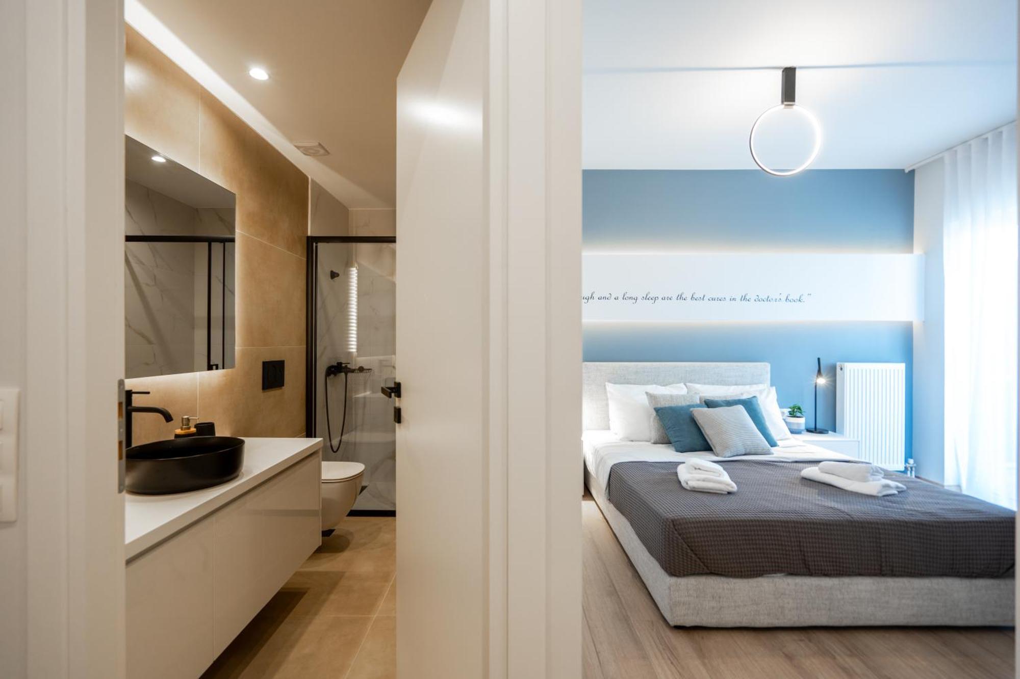 Luxury 4 Bedrooms Apartment Near Flisvos Marina Piraeus Bagian luar foto