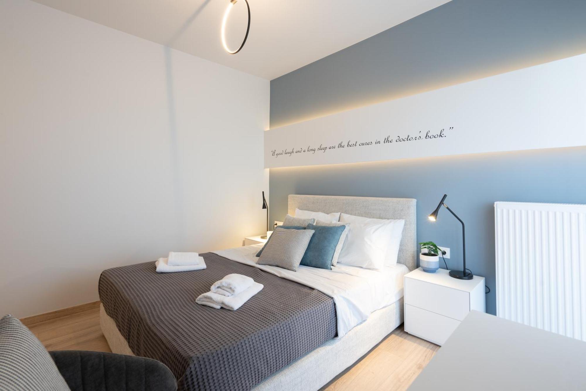 Luxury 4 Bedrooms Apartment Near Flisvos Marina Piraeus Bagian luar foto