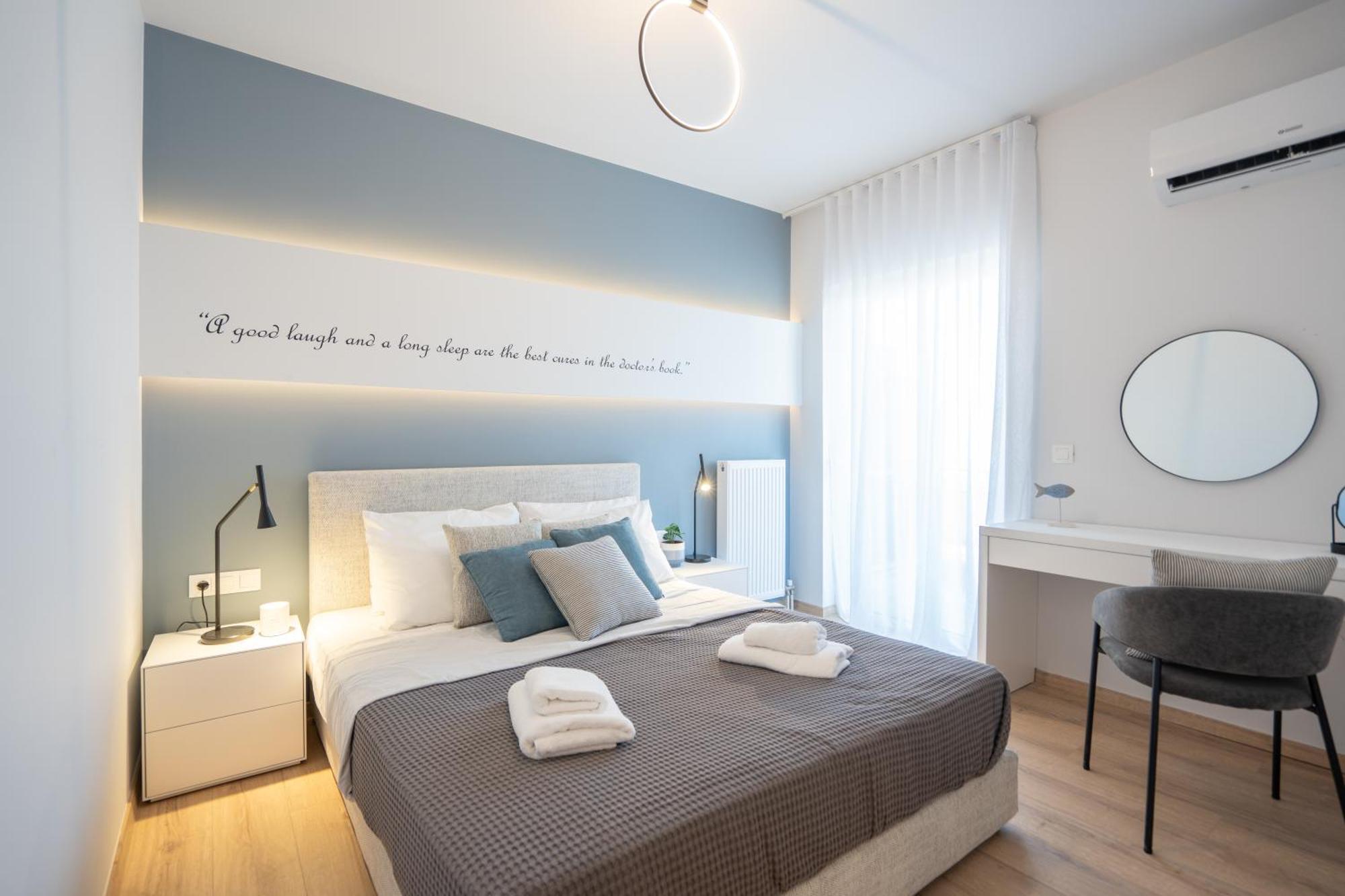 Luxury 4 Bedrooms Apartment Near Flisvos Marina Piraeus Bagian luar foto
