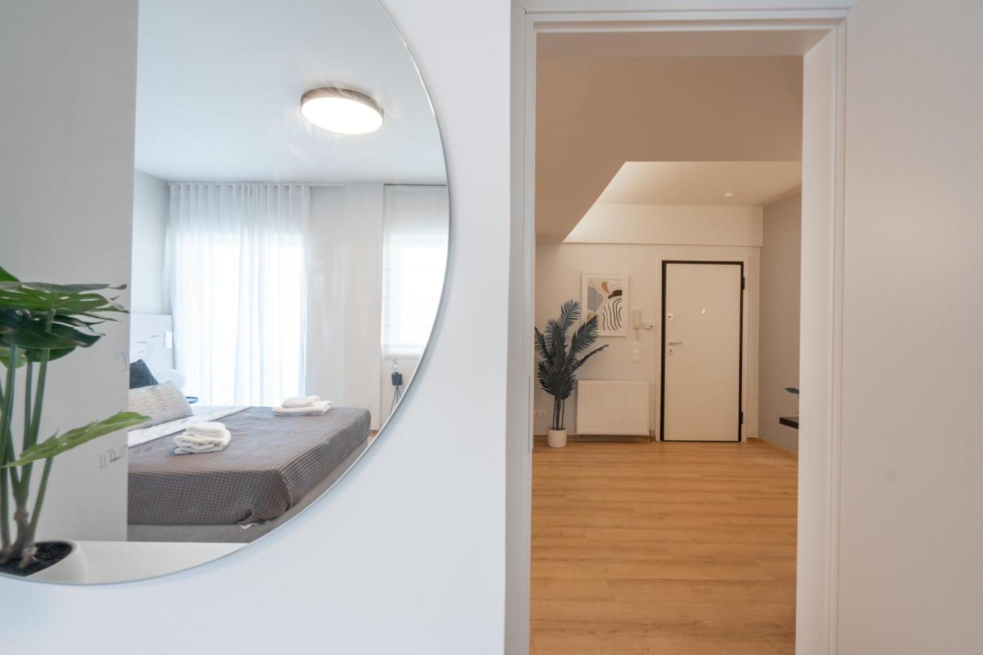 Luxury 4 Bedrooms Apartment Near Flisvos Marina Piraeus Bagian luar foto